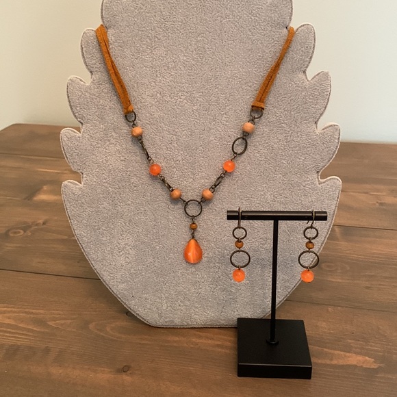 Orange beaded necklace and matching earrings with suede straps. Cute set! - Picture 1 of 8